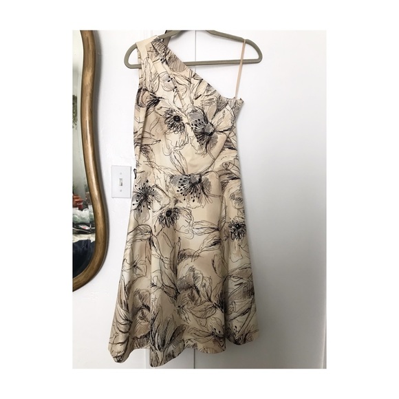 St John Floral, One-Shoulder Dress - Picture 2 of 4